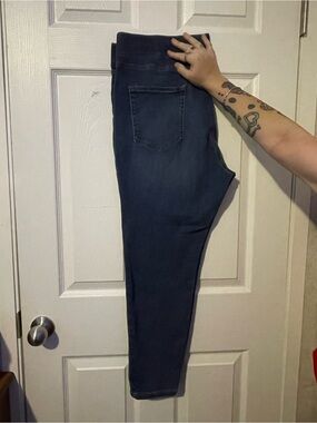 Amazon Essentials Women's Dark Indigo Stretch Jeggings